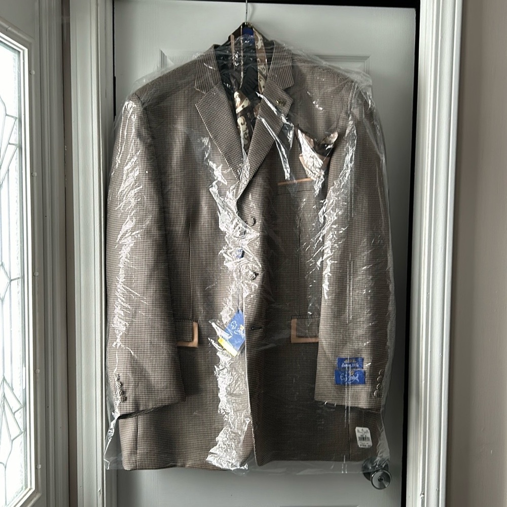 Mens EJ Samuel 3 piece suit size 50